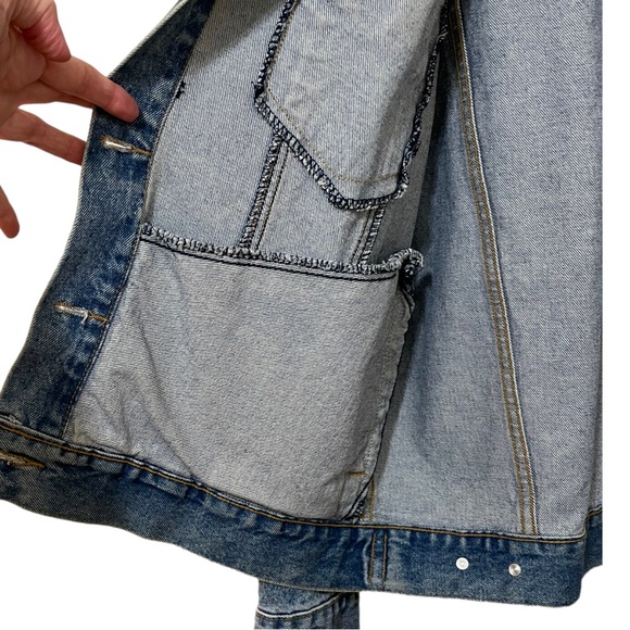 β‘οΈ SOLD Men's Express Denim Jacket Faux Leather Collar, Size Large - Picture 7 of 11